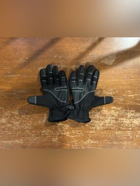 Women’s Classic Warm Black Comfortable Winter Gloves. New. $5
